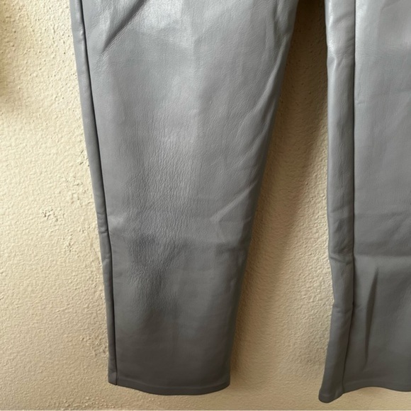 Wilfred Wilfred - Picture 11 of 15